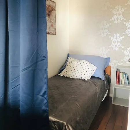Cozy Apartment With Private Terrace & Free Parking *