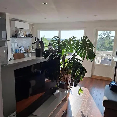 Cozy Apartment With Private Terrace & Free Parking * 프레드릭스타드